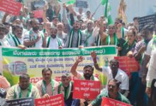 Bengaluru: JD(S) protests against Metro fare hike, demands immediate rollback