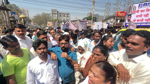 Thousands hit streets for Dharavi’s development, demand early resolution of their demands