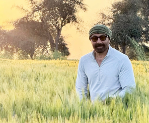 Sunny Deol prepares for Baisakhi in the fields, embraces his ‘Jaat’ roots