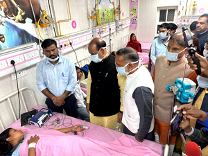 Om Birla visits Kota hospital, inquires about children affected by gas leak