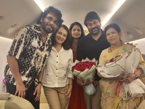 Chiranjeevi celebrates wedding anniversary with wife Surekha while on his way to Dubai