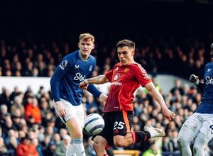 Premier League: Late comeback helps Man Utd draw 2-2 at Everton