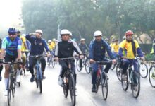 Sports Min leads Fit India Sundays on Cycle with industry bodies FICC, CII in Delhi