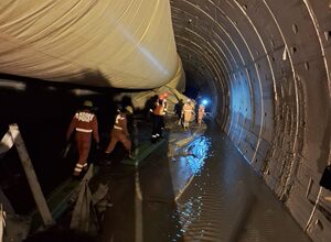 Intensive operations on to rescue trapped men from Telangana tunnel (Second Lead)