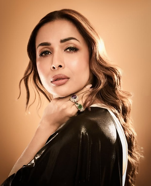 Malaika Arora tries these five steps to tying up her hair