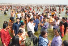 Odisha Governor Hari Babu Kambhampati takes holy dip at Triveni Sangam