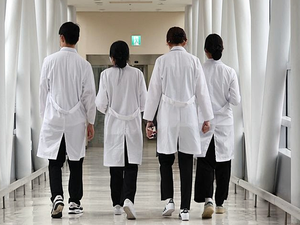 S.Korea hints at scrapping increase of medical school admissions quota for next year