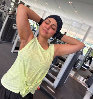 Hina Khan proudly flaunts her ‘radiation burns’ during her latest workout session