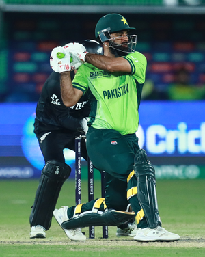 Hafeez slams Pakistan’s decision to risk injured Fakhar in opener against NZ