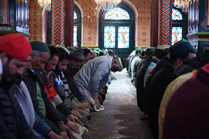 Kashmiris engage in prayers, charities in holy month of Ramzan