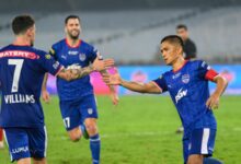 ISL 2024-25: Chhetri’s equaliser ends East Bengal’s playoffs charge after 1-1 draw with Bengaluru