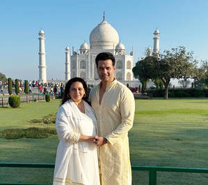 Rohit Roy and Manasi Joshi take a thrilling train ride to explore the beauty of Bharat