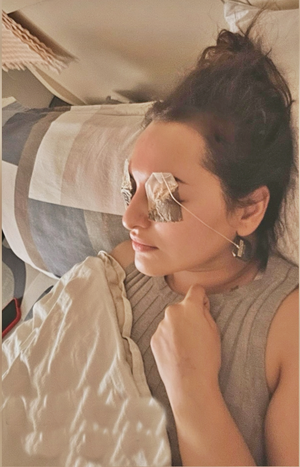 Sonakshi Sinha enjoys some shut eye with hubby Zaheer Iqbal’s tea bags