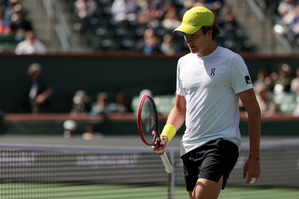 Fonseca rallies past Fearnley on Indian Wells debut