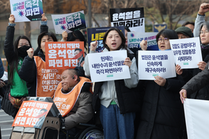 Day after South Korean impeached Prez Yoon’s release, massive rallies held in Seoul