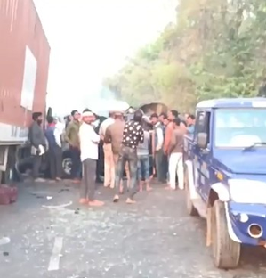 Five killed in UP as truck hits car, CM Yogi expresses grief