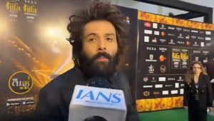 Celebrations consume IIFA Green Carpet after team India’s win, Kartik Aaryan’s prophecy comes true