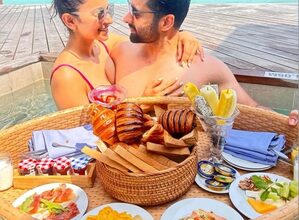 Rakul enjoys ‘floating meal’ with her ‘whole heart’ Jackky in Maldives