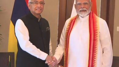 PM Modi meets Pravind Jugnauth, discusses strengthening bilateral ties