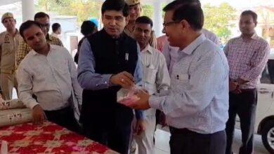 Sambhal DM joins women’s SHG to sell herbal gulal ahead of Holi