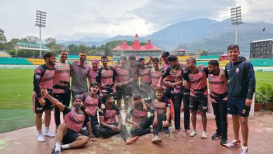 IPL teams take a break from training for Holi celebrations (Ld)