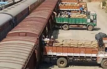 Railways freight movement shoots up to 1.47 million tonnes in April-Feb