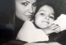 Pooja Bhatt holds toddler Alia Bhatt in her arms in this rare childhood photo