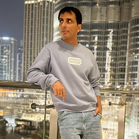 Sonu Sood urges people to ‘be kind’ amidst the ongoing debutant debate