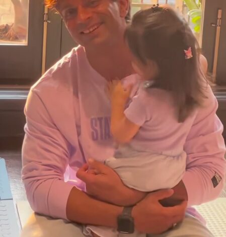 Bipasha shares an adorable father-daughter moment of Karan and Devi