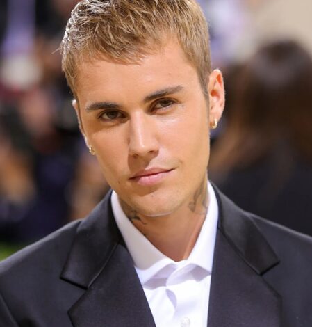 Justin Bieber says he feels like he’s ‘drowning’