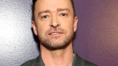 Justin Timberlake performs mid-air for co-passengers on his flight to Argentina