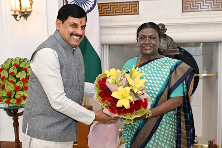 MP CM meets Prez Murmu, urges her to partake in water conservation campaign