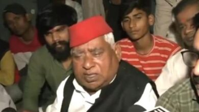 Politics erupts over death of SDM’s stenographer in Ayodhya, Samajwadi Party leader Awadhesh Prasad holds protest