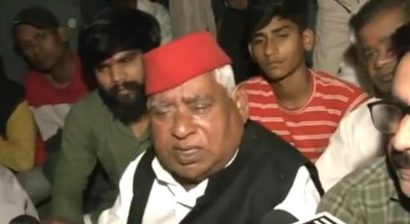 Politics erupts over death of SDM’s stenographer in Ayodhya, Samajwadi Party leader Awadhesh Prasad holds protest