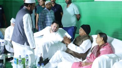 Lalu Prasad Yadav hosts Iftar party amid questions on Mahagathbandhan unity