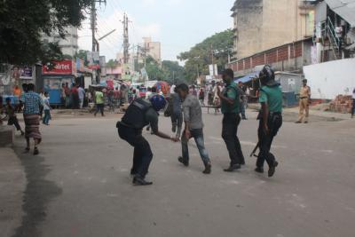 Bangladesh: Workers hold protests in Dhaka amid non-payment of wages