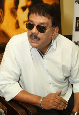 Priyadarshan’s ‘bad back’ no hindrance to film shooting