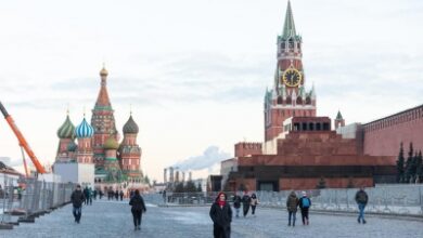 Russia expels two British diplomats on charges of espionage