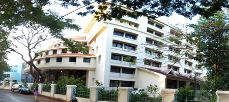 Youth Cong workers storm Sree Chithra Institute over surgery delays amid equipment shortage Youth Cong workers storm Sree Chithra Institute over surgery delays amid equipment shortage