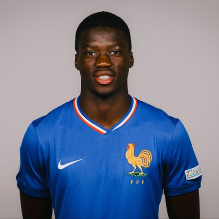 Chelsea sign defender Mamadou Sarr from RC Strasbourg Chelsea sign defender Mamadou Sarr from RC Strasbourg