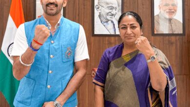 Delhi CM Rekha Gupta, boxer Vijender Singh discuss sports facilities