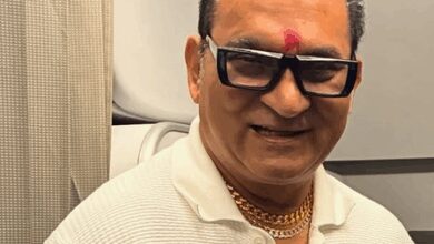 Abhijeet Bhattacharya crosses paths with ‘Italian Swamiji’ in Milan