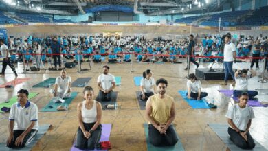 Dr. Mandaviya performs yoga with over 1500 enthusiasts at Indira Gandhi Stadium in Delhi