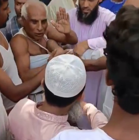 Elderly Hindu man thrashed over false blasphemy claim in Bangladesh Elderly Hindu man thrashed over false blasphemy claim in Bangladesh