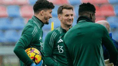 Tom Heaton extends Man Utd stay till 2026