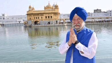 Union Minister Hardeep Singh Puri expresses delight at revisiting the aura of a bygone era at premiere of ‘Umrao Jaan’