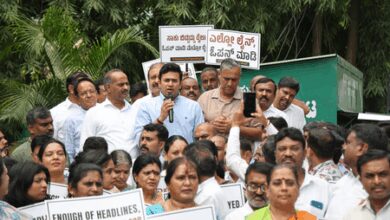 Tejasvi Surya leads protest demanding completion of Yellow Line Metro in Bengaluru