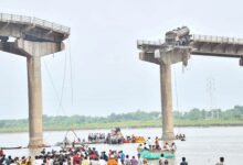 Vadodara: Search on for 3 people missing after Gambhira bridge collapse; death toll 15