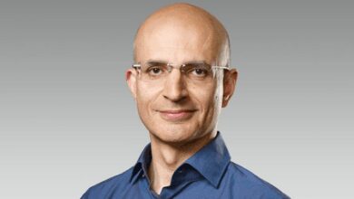 Apple appoints Indian-origin Sabih Khan as new chief operating officer