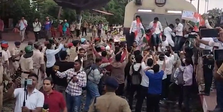 Bihar sees widespread protests, blockades; Rahul Gandhi in Patna to join agitation Bihar sees widespread protests, blockades; Rahul Gandhi in Patna to join agitation